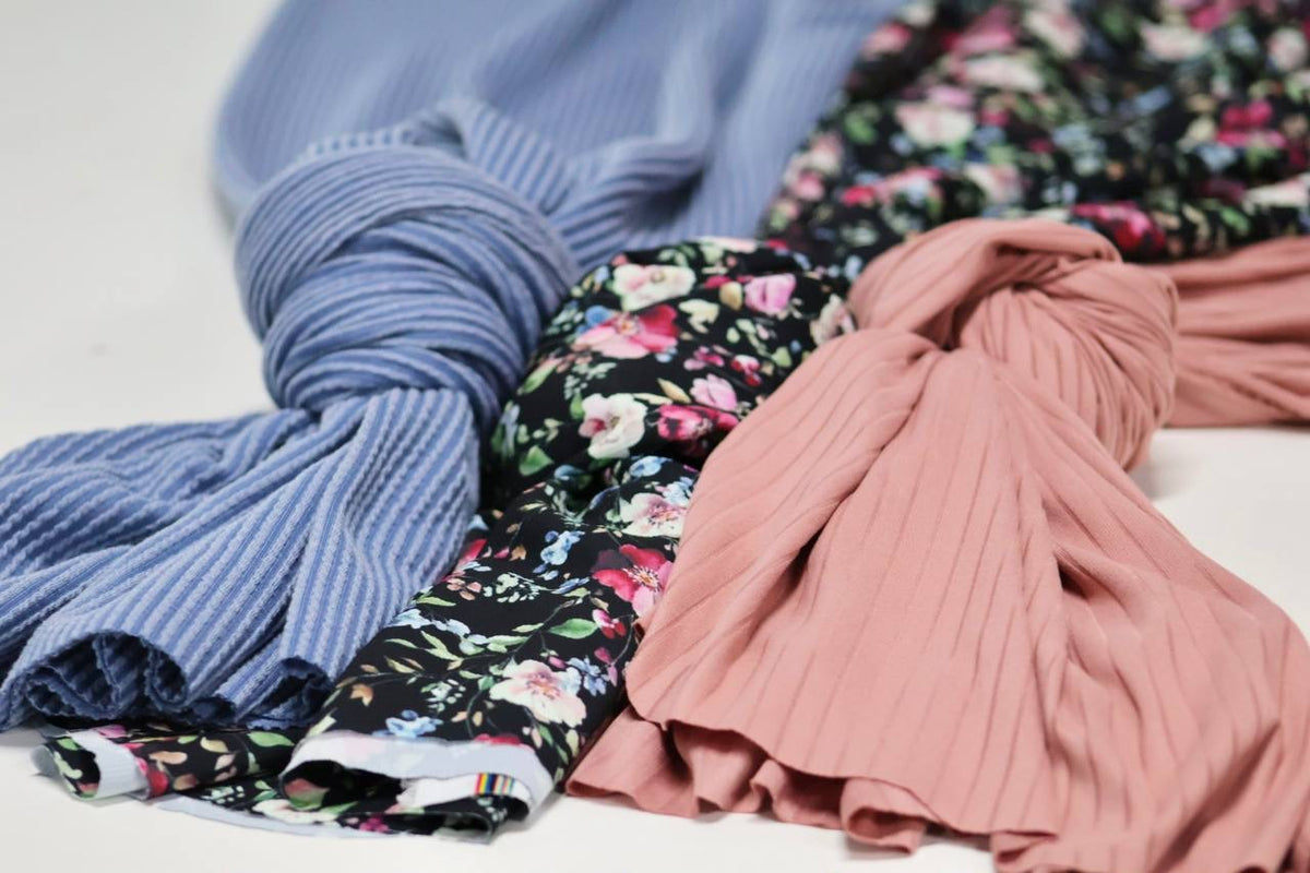EXCLUSIVE Poly Pinstripe Vibrant Rose Garden Posies by the half yard