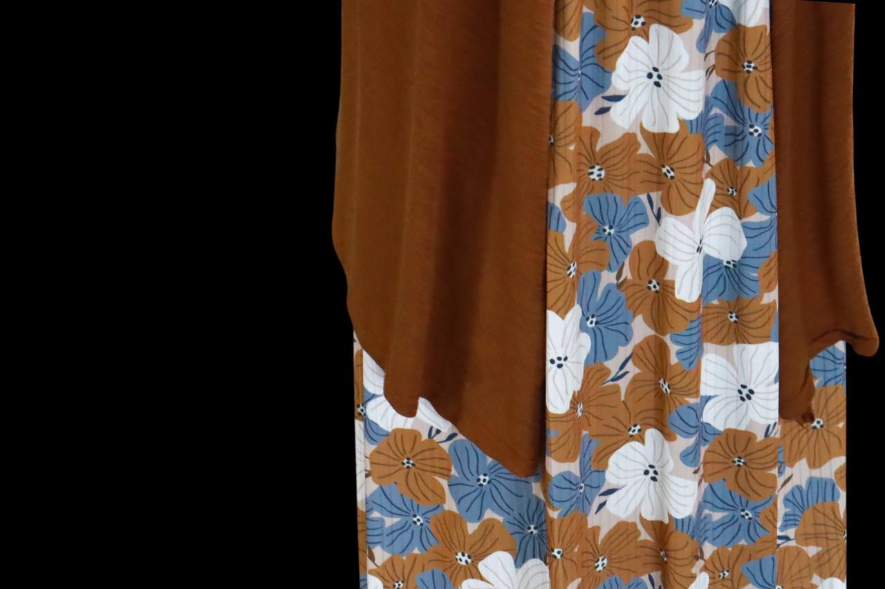 Vintage Gold Blooms
by the half yard Wide Rib