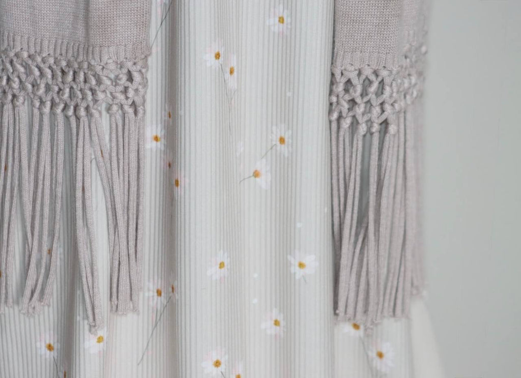 Narrow rib Tan Dancing daisy
By the half yard