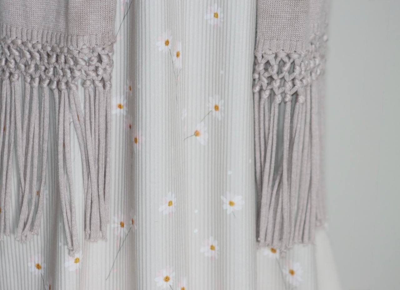 Narrow rib Tan Dancing daisy
By the half yard