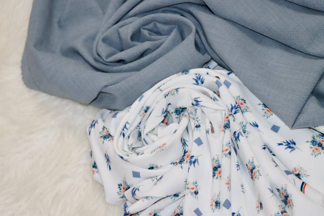 Linen look Poly White& dustyblue blossoms by the half yard