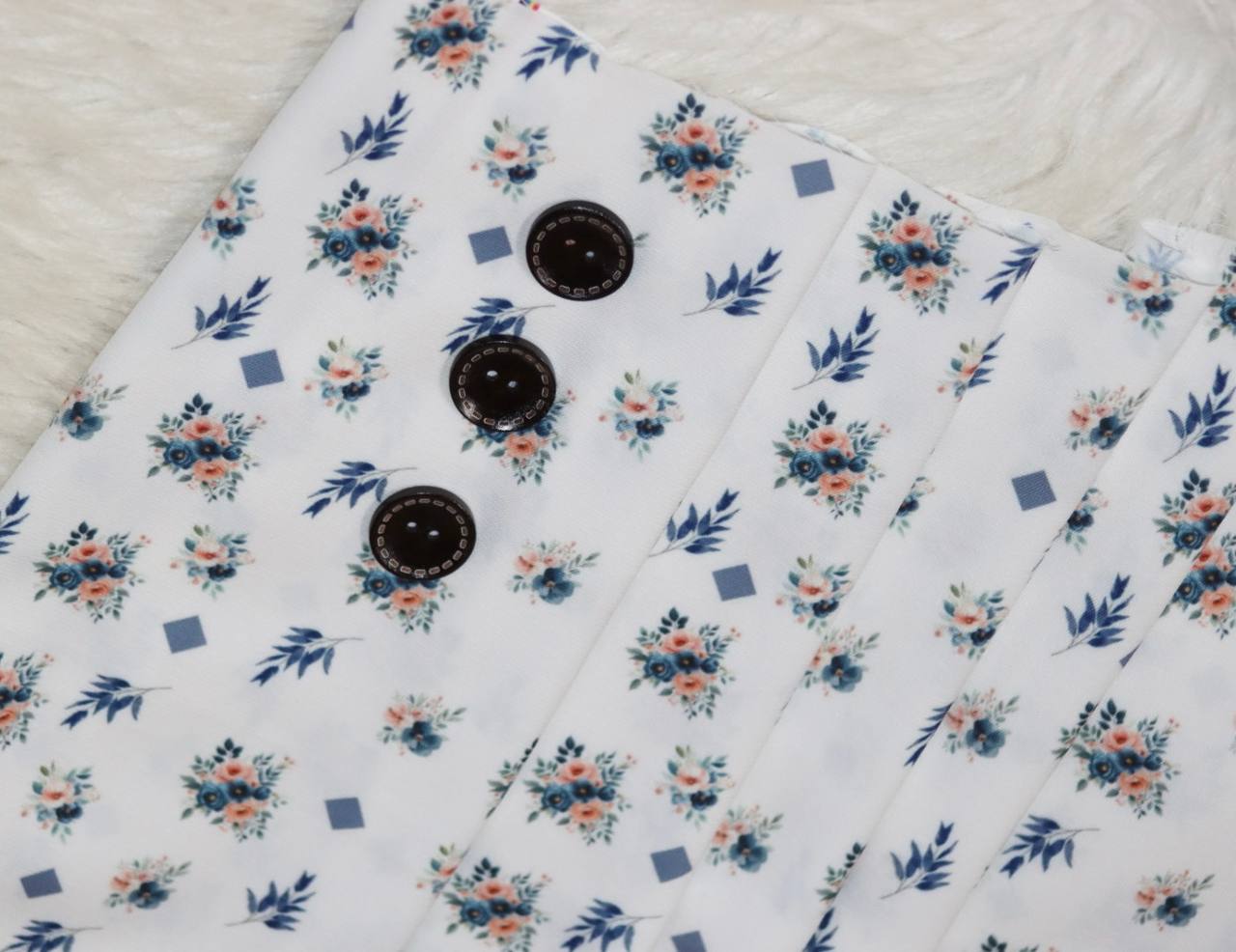 Linen look Poly White& dustyblue blossoms by the half yard