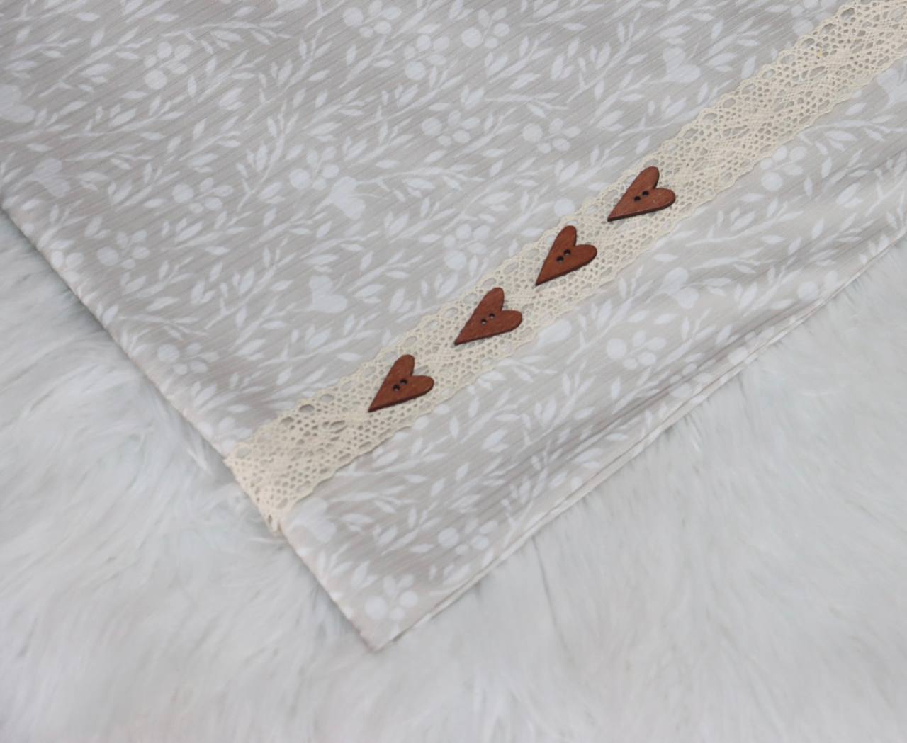 “Sand”  Ditsy heart sprigs
by the half yard  Narrow Rib