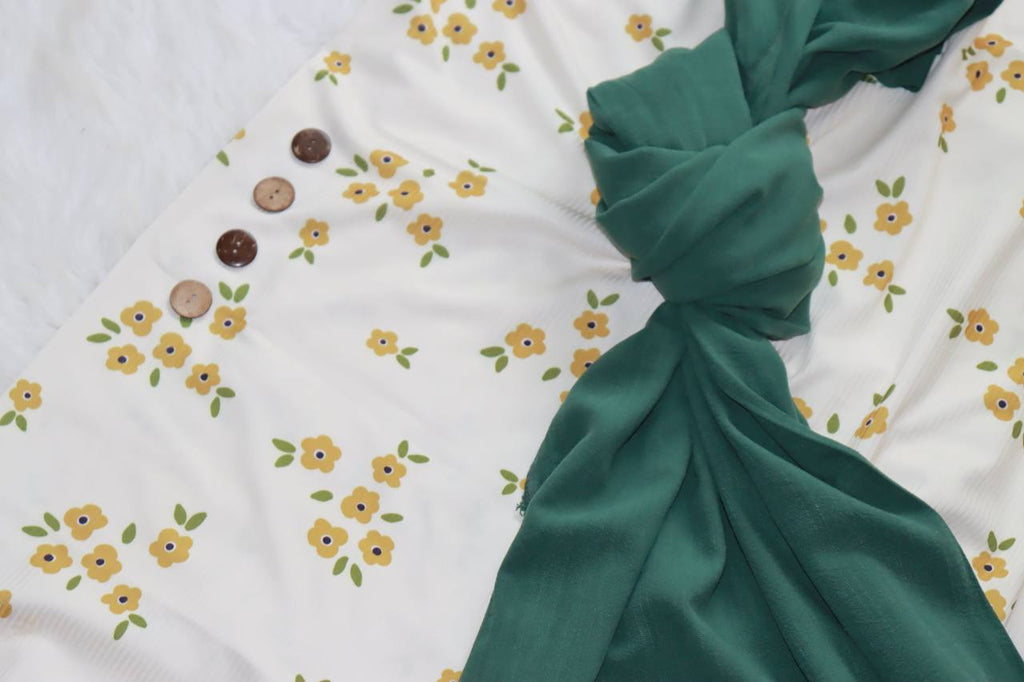 Narrow rib  Mellow Yellow Posies
By the half yard